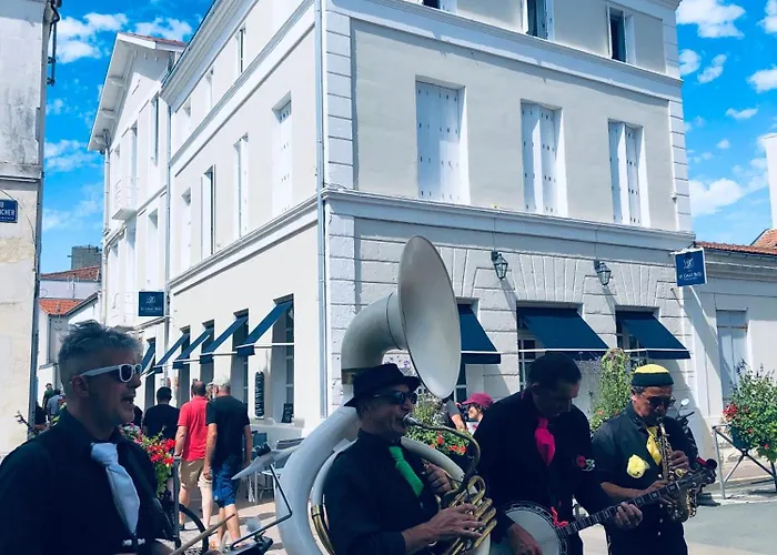 Hôtel Restaurant Le Galet Bleu